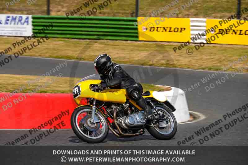 Vintage motorcycle club;eventdigitalimages;mallory park;mallory park trackday photographs;no limits trackdays;peter wileman photography;trackday digital images;trackday photos;vmcc festival 1000 bikes photographs